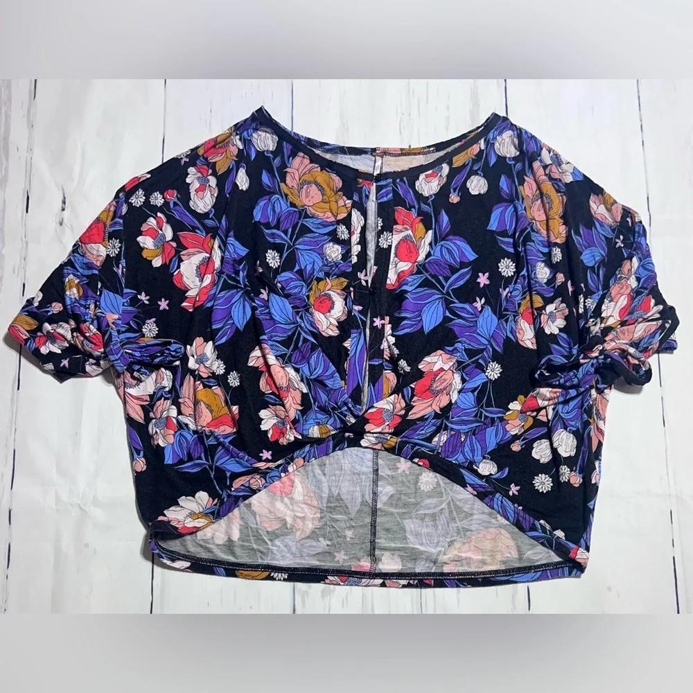 Free People Keepin’ On Knit Floral Blouse - Picture 2 of 4